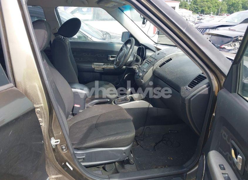 Photo 5 of 2012 Kia Soul + (VIN KNDJT2A65C7399381)