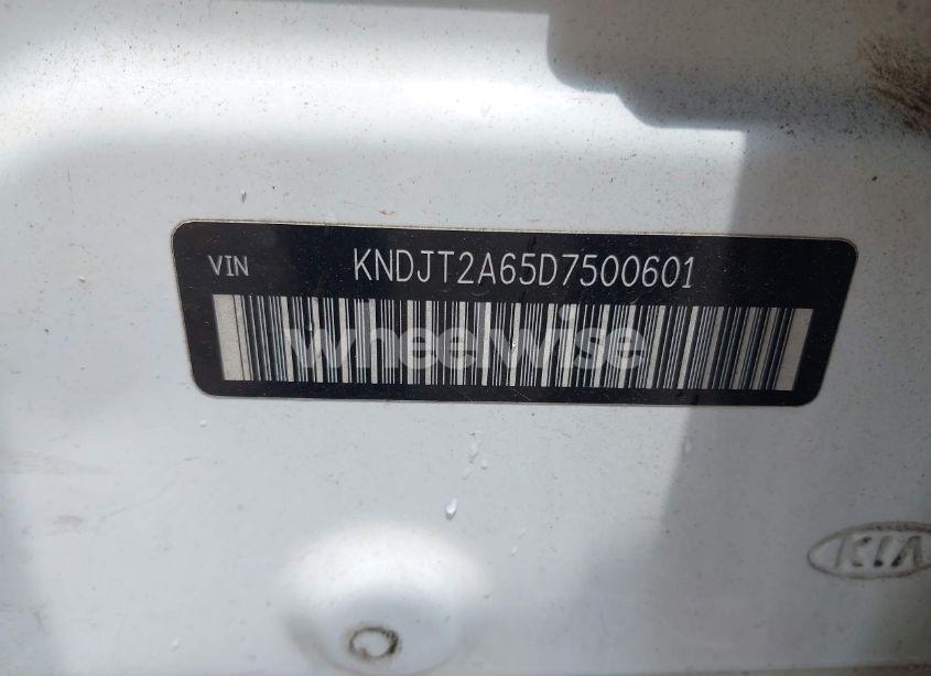 Photo 9 of 2013 Kia Soul + (VIN KNDJT2A65D7500601)