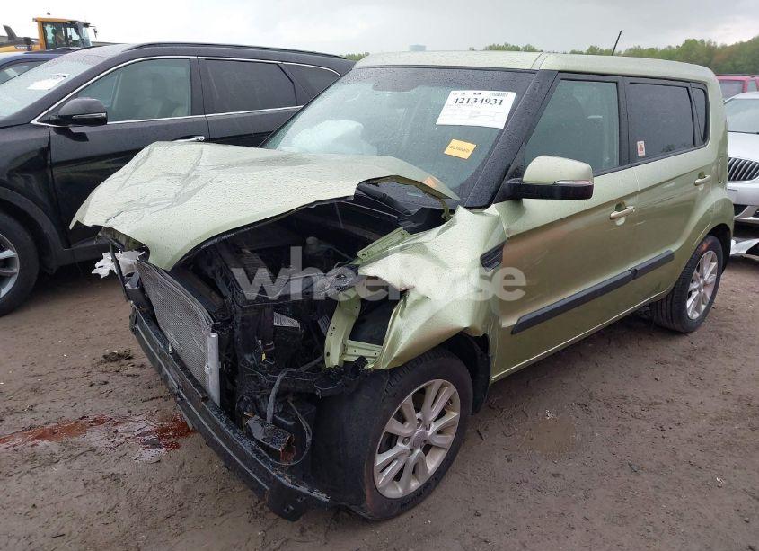 Photo 2 of 2013 Kia Soul + (VIN KNDJT2A65D7575671)