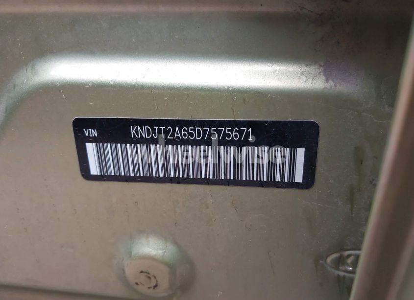 Photo 9 of 2013 Kia Soul + (VIN KNDJT2A65D7575671)