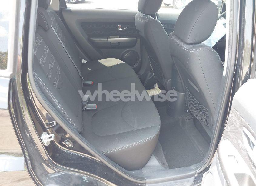 Photo 8 of 2013 Kia Soul + (VIN KNDJT2A65D7609737)