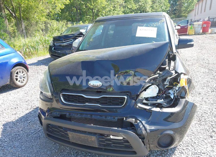 Photo 6 of 2013 Kia Soul + (VIN KNDJT2A65D7752624)