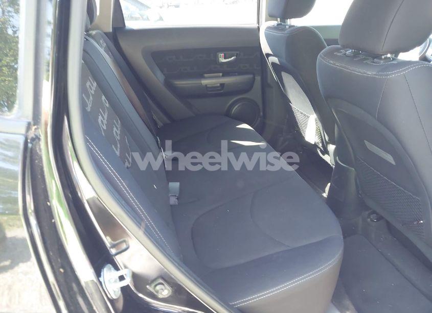 Photo 8 of 2013 Kia Soul + (VIN KNDJT2A65D7752624)