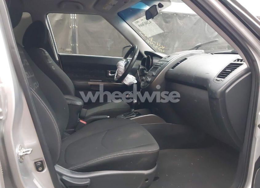 Photo 5 of 2012 Kia Soul + (VIN KNDJT2A66C7403146)