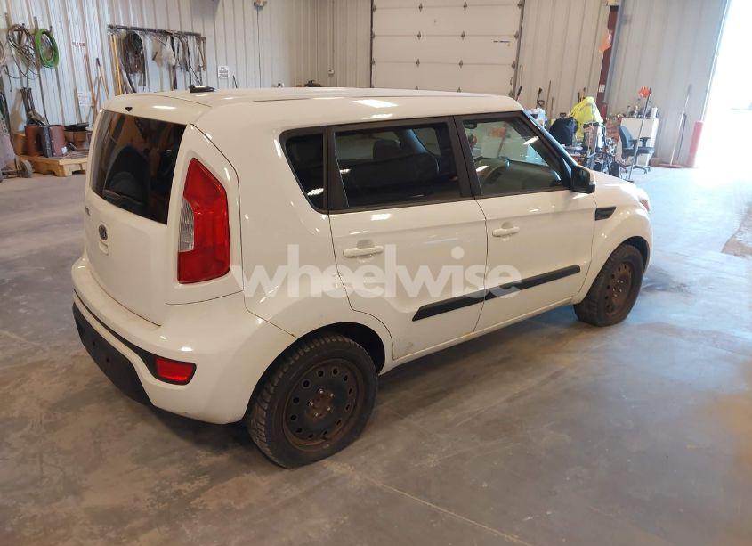 Photo 4 of 2012 Kia Soul + (VIN KNDJT2A66C7403227)