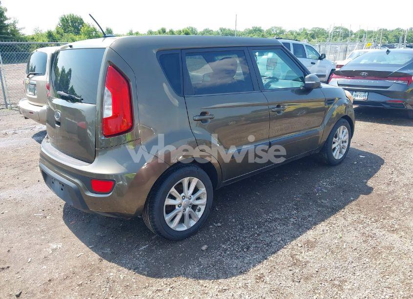 Photo 4 of 2012 Kia Soul + (VIN KNDJT2A66C7457045)