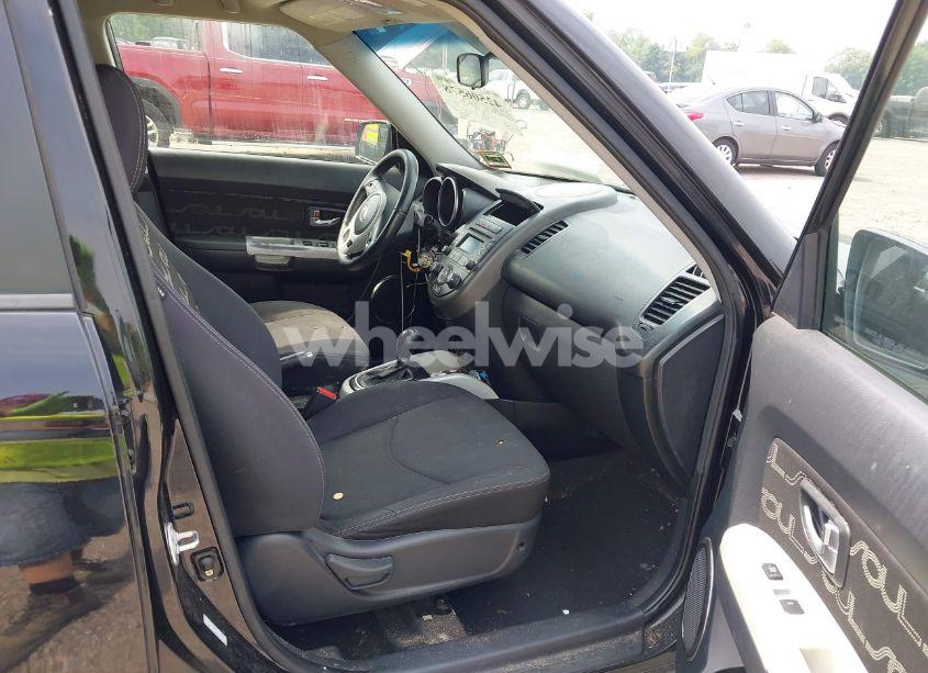 Photo 5 of 2012 Kia Soul + (VIN KNDJT2A66C7739167)
