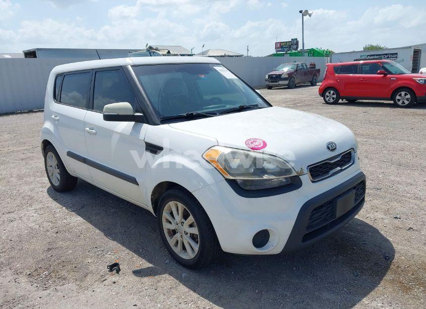 2013 Kia Soul + (VIN KNDJT2A66D7569846) main photo