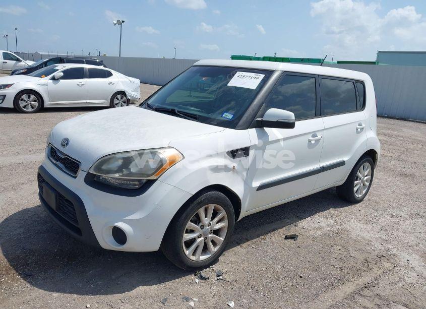 Photo 6 of 2013 Kia Soul + (VIN KNDJT2A66D7569846)