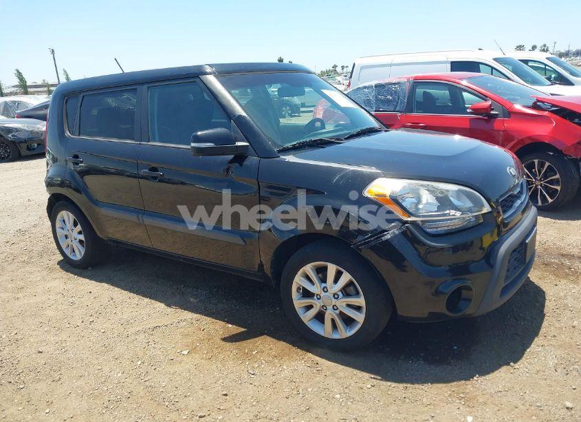 2013 Kia Soul + (VIN KNDJT2A66D7588199) main photo