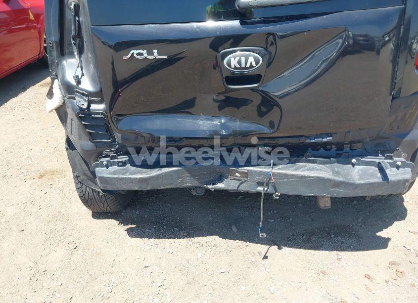Photo 6 of 2013 Kia Soul + (VIN KNDJT2A66D7588199)