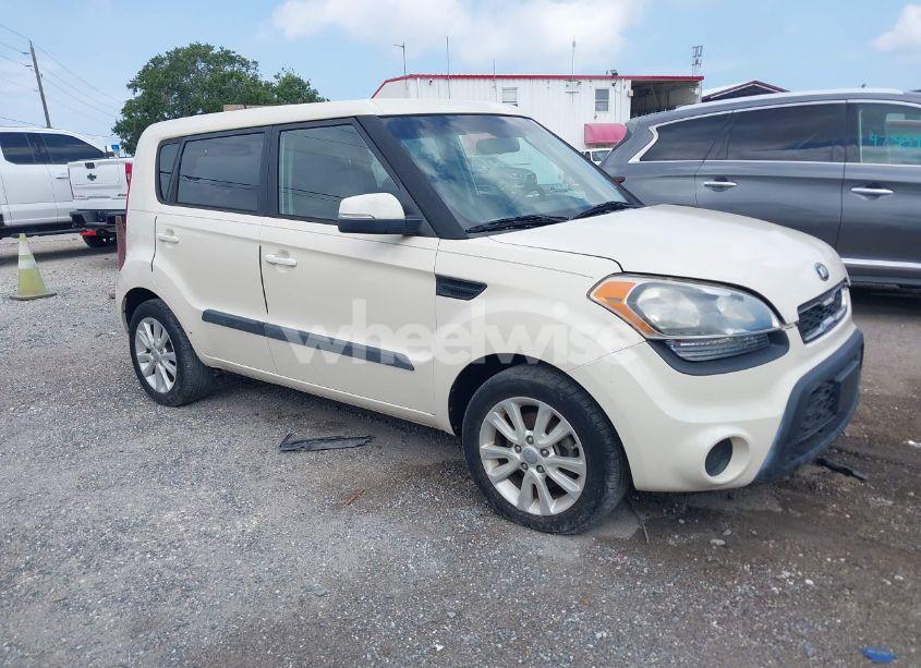 2013 Kia Soul + (VIN KNDJT2A66D7775006) main photo
