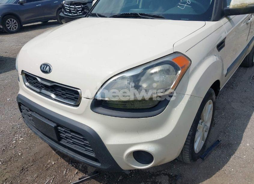 Photo 6 of 2013 Kia Soul + (VIN KNDJT2A66D7775006)