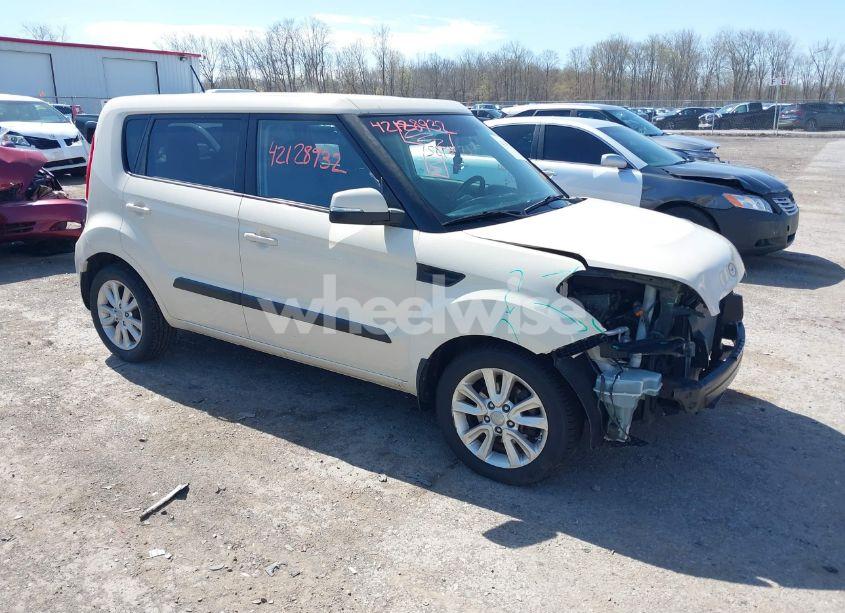 2013 Kia Soul + (VIN KNDJT2A67D7574389) main photo