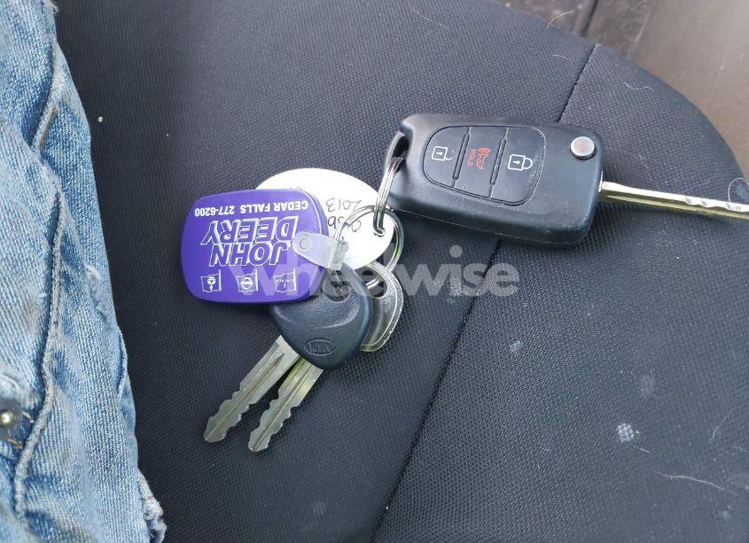 Photo 11 of 2013 Kia Soul + (VIN KNDJT2A67D7574389)