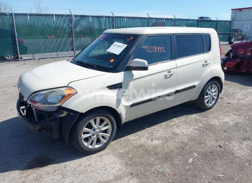 Photo 2 of 2013 Kia Soul + (VIN KNDJT2A67D7574389)