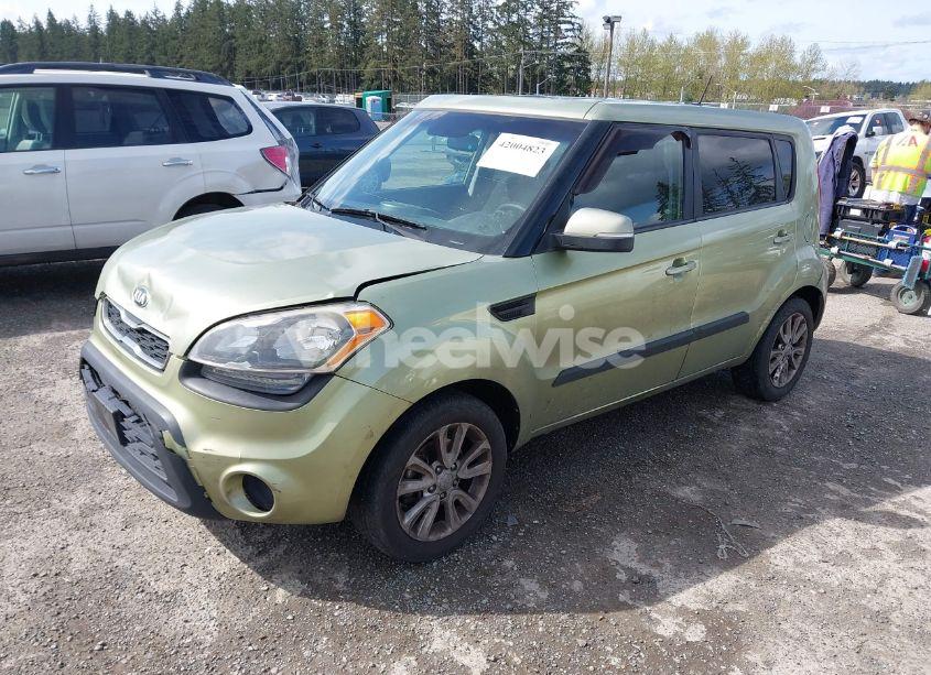 Photo 2 of 2013 Kia Soul + (VIN KNDJT2A67D7578295)
