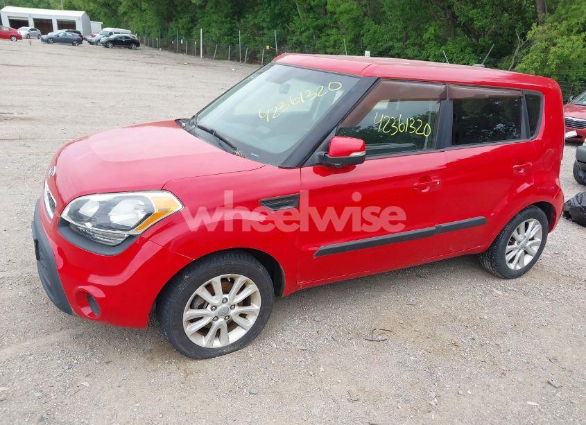 Photo 2 of 2012 Kia Soul + (VIN KNDJT2A68C7367010)