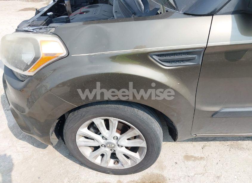 Photo 6 of 2012 Kia Soul + (VIN KNDJT2A68C7369873)