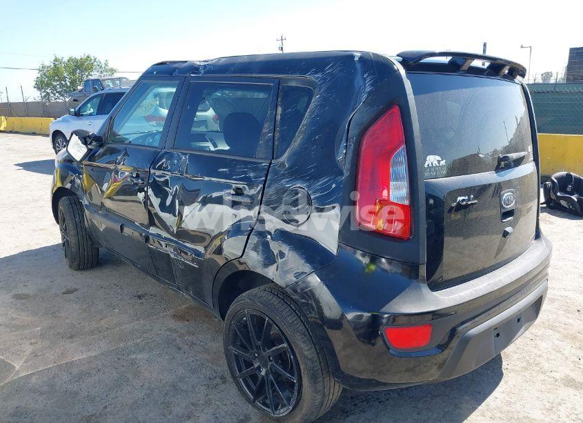 Photo 3 of 2012 Kia Soul + (VIN KNDJT2A68C7418828)
