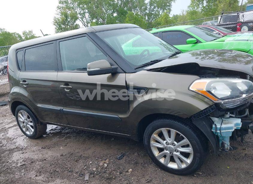 Photo 14 of 2013 Kia Soul + (VIN KNDJT2A68D7497578)