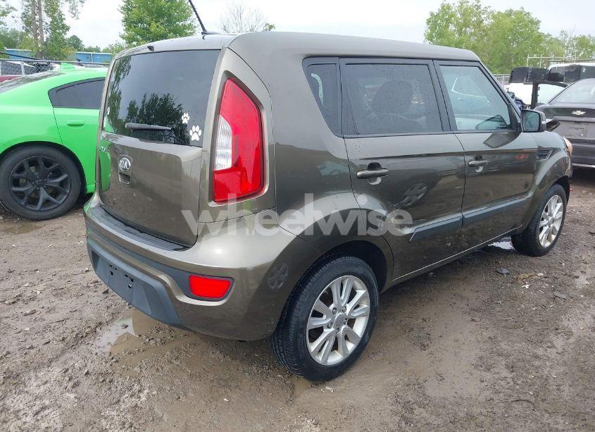 Photo 4 of 2013 Kia Soul + (VIN KNDJT2A68D7497578)