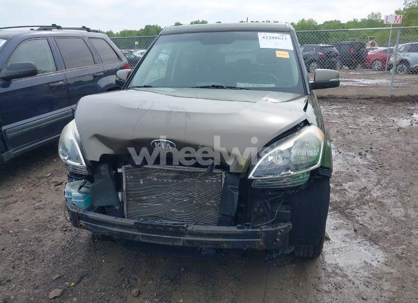 Photo 6 of 2013 Kia Soul + (VIN KNDJT2A68D7497578)