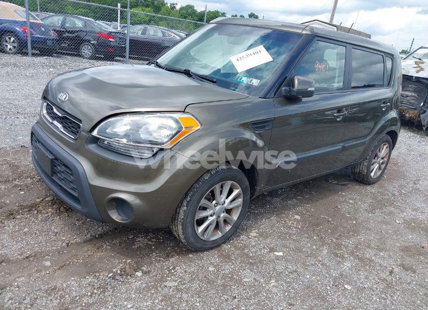 Photo 2 of 2013 Kia Soul + (VIN KNDJT2A68D7518719)
