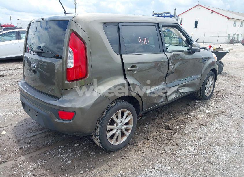 Photo 4 of 2013 Kia Soul + (VIN KNDJT2A68D7518719)