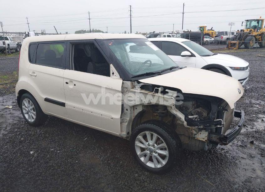 2013 Kia Soul + (VIN KNDJT2A68D7527873) main photo