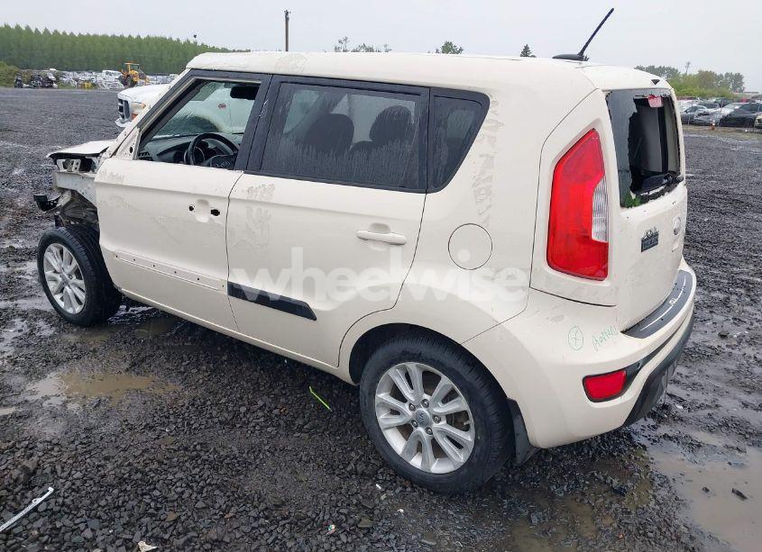 Photo 3 of 2013 Kia Soul + (VIN KNDJT2A68D7527873)