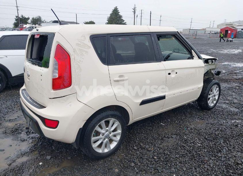 Photo 4 of 2013 Kia Soul + (VIN KNDJT2A68D7527873)