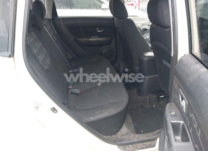 Photo 8 of 2013 Kia Soul + (VIN KNDJT2A68D7527873)
