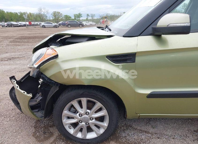 Photo 17 of 2013 Kia Soul + (VIN KNDJT2A68D7550568)
