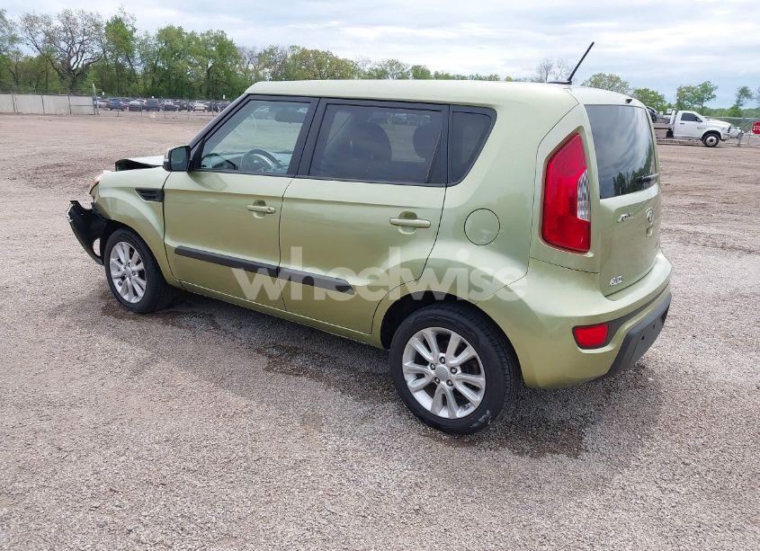 Photo 3 of 2013 Kia Soul + (VIN KNDJT2A68D7550568)