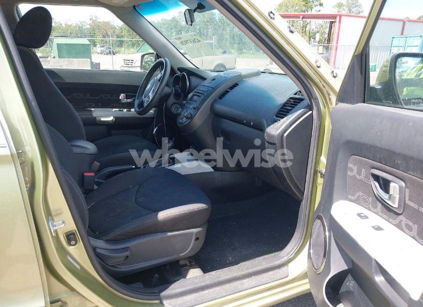 Photo 5 of 2012 Kia Soul + (VIN KNDJT2A69C7360955)