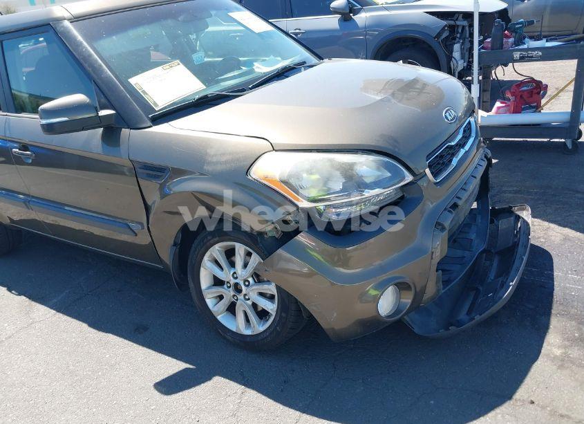 Photo 6 of 2012 Kia Soul + (VIN KNDJT2A69C7432219)