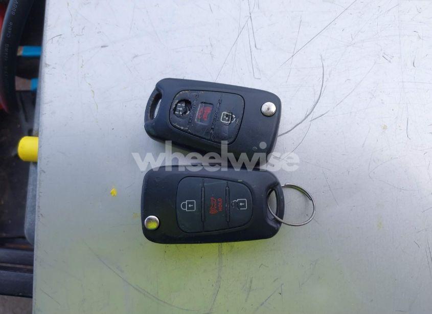 Photo 11 of 2012 Kia Soul + (VIN KNDJT2A69C7440109)