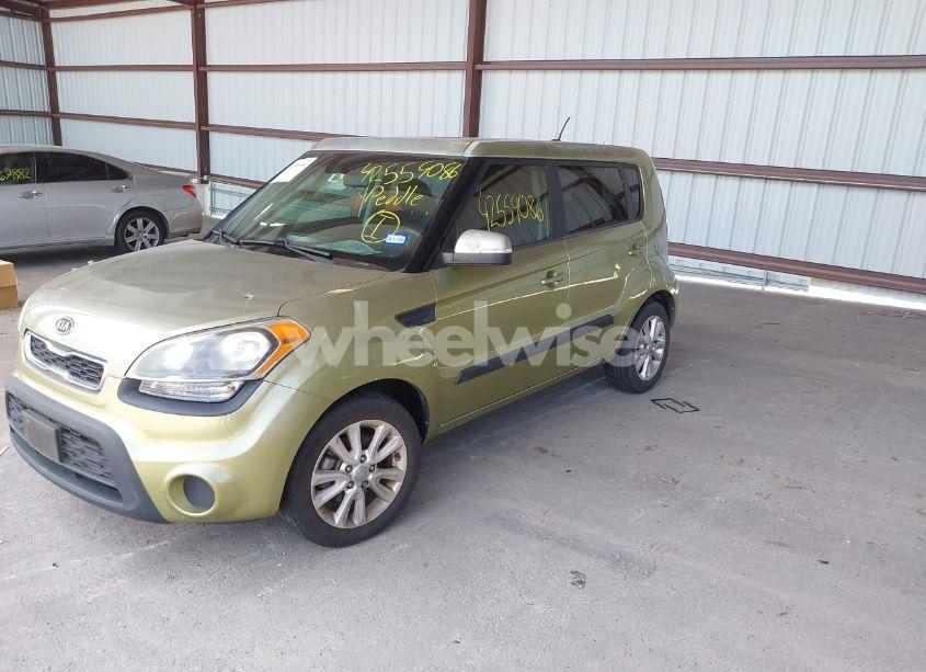 Photo 2 of 2012 Kia Soul + (VIN KNDJT2A69C7440109)