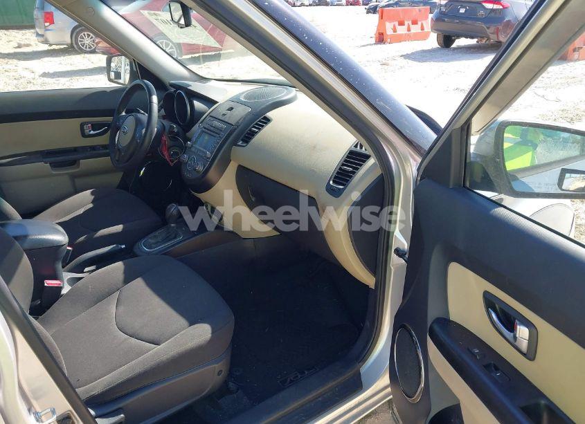 Photo 5 of 2012 Kia Soul ! (VIN KNDJT2A69C7452387)