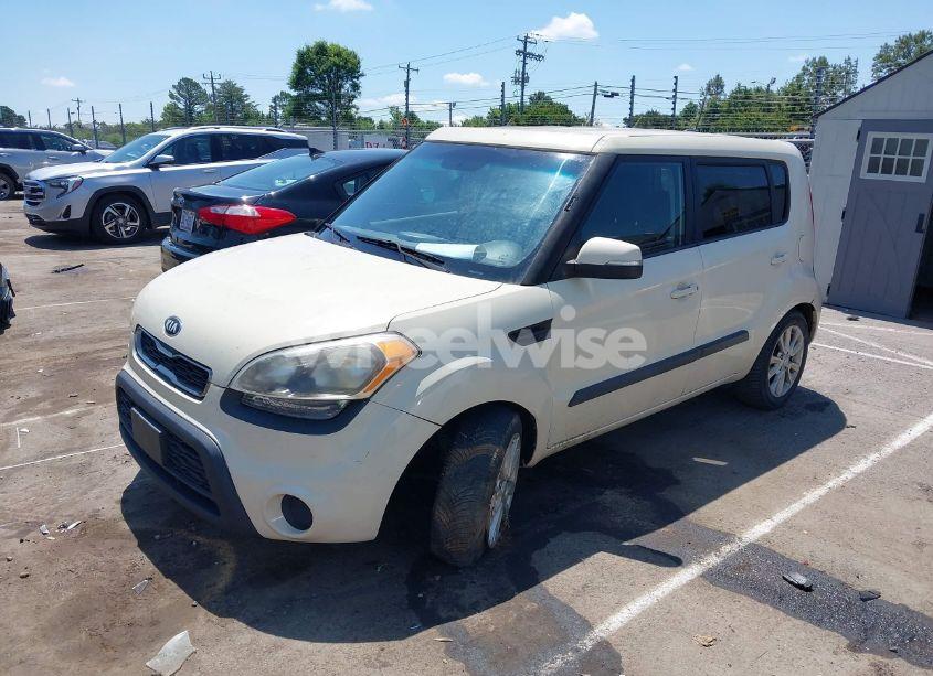 Photo 2 of 2013 Kia Soul + (VIN KNDJT2A69D7504893)