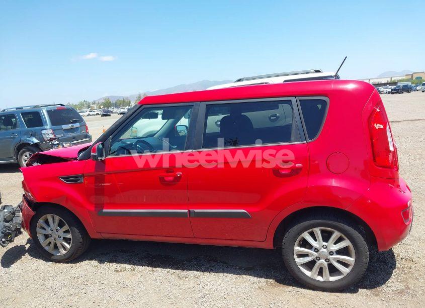 Photo 14 of 2013 Kia Soul + (VIN KNDJT2A69D7531124)