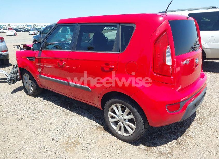 Photo 3 of 2013 Kia Soul + (VIN KNDJT2A69D7531124)