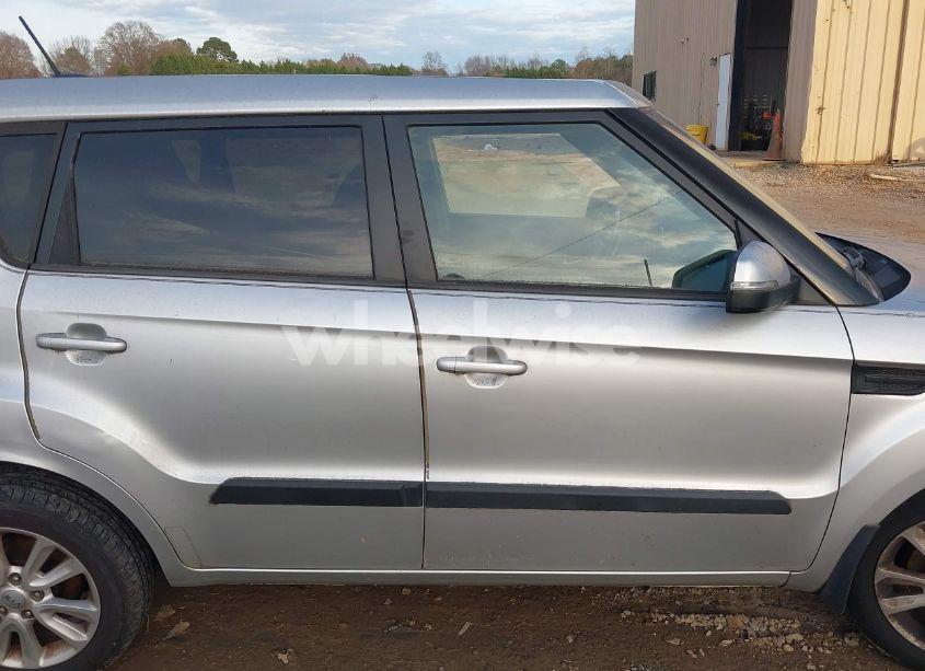Photo 12 of 2013 Kia Soul + (VIN KNDJT2A69D7540647)