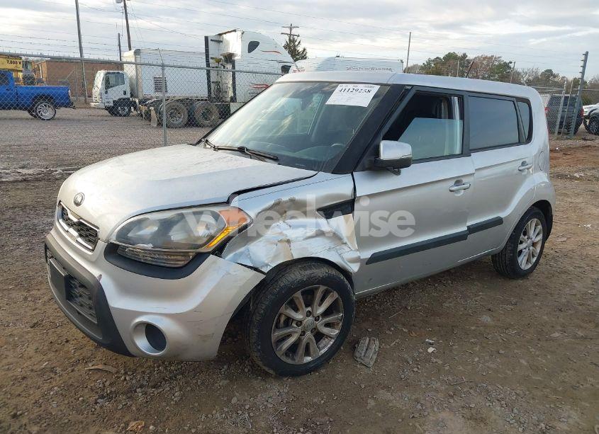 Photo 2 of 2013 Kia Soul + (VIN KNDJT2A69D7540647)