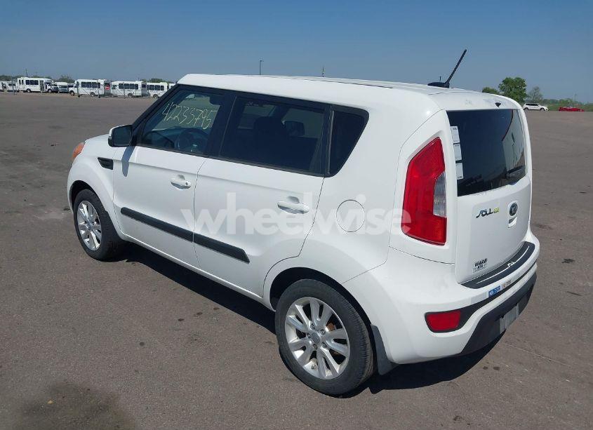 Photo 3 of 2013 Kia Soul + (VIN KNDJT2A69D7547954)