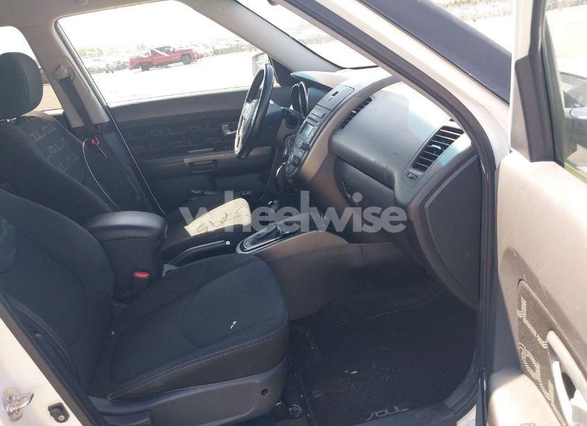 Photo 5 of 2013 Kia Soul + (VIN KNDJT2A69D7547954)