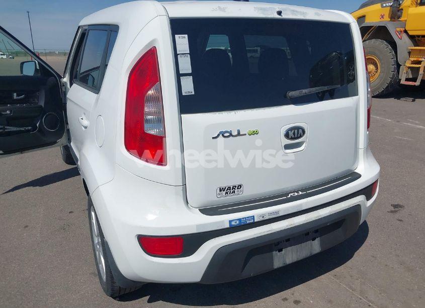 Photo 6 of 2013 Kia Soul + (VIN KNDJT2A69D7547954)