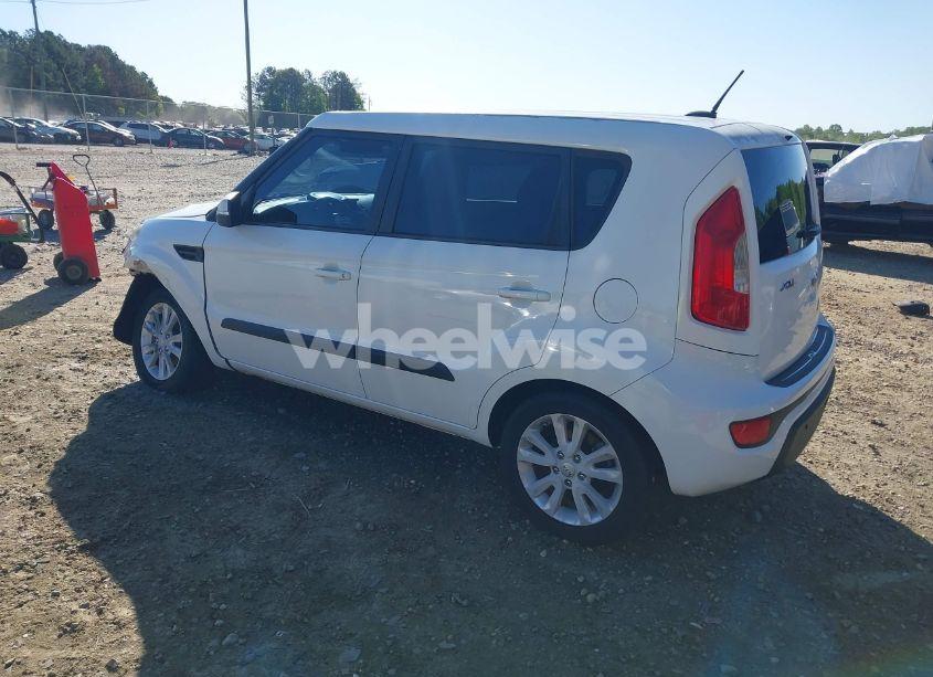 Photo 3 of 2013 Kia Soul + (VIN KNDJT2A69D7555715)
