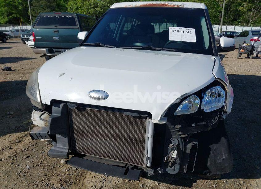 Photo 6 of 2013 Kia Soul + (VIN KNDJT2A69D7555715)
